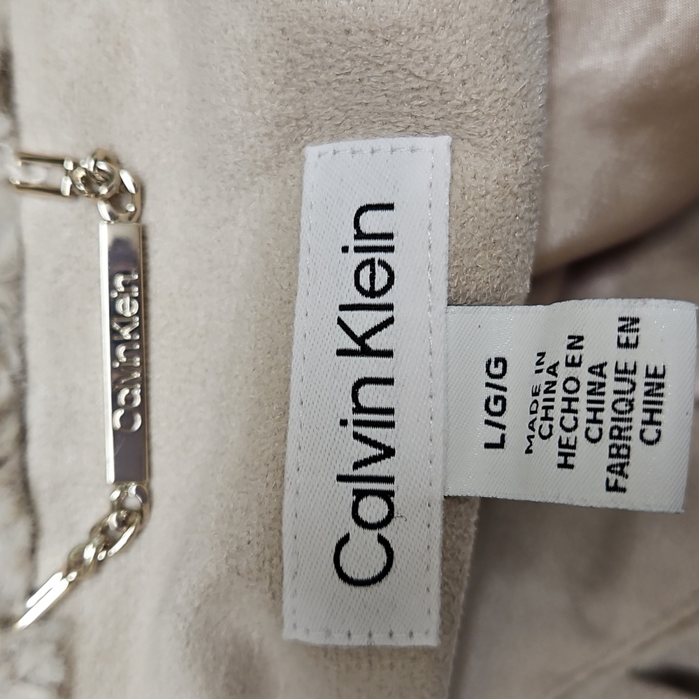 Calvin Klein Sherpa Vest - Picture 9 of 13